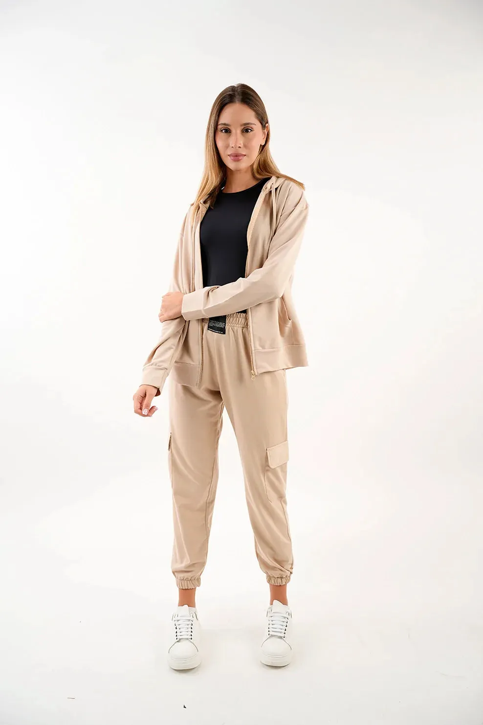 Beige Simple Jacket With Zipper To Close